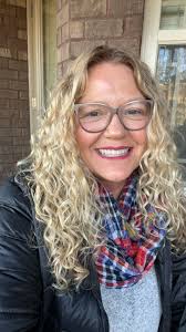 Born in 1963 Graduated in 82. I'll be 62 this year woohoo!!!