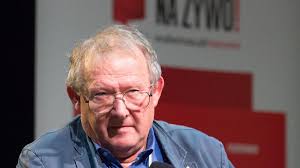 In an unprecedented gesture of interclass unity in a socialist state, the committee, which consisted of prominent members of the polish intelligentsia, offered moral support, economic assistance, and legal aid to polish workers hounded by the police and courts of the proletarian. Adam Michnik Polens Strategie Konnte Fur Die Eu Fatale Konsequenzen Haben Welt
