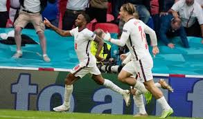 Raheem sterling festeja tras anotar el primer gol de inglaterra contra alemania en el partido de octavos de final de la euro 2018, el martes 29 de junio de 2021, en londres. T1ygobi 0oesum