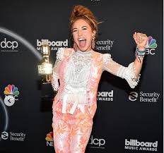 Yüzbinlerce şarkılık dev mp3 arşivi hizmetinizde. Top Christian Artist Lauren Daigle Win Her Seventh Billboard Music Award