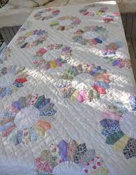 On 3 sides of the quilt is an ice cream cone border. Super Scrappy Dresden Plate Dresden Plate Quilts Dresden Quilt Dresden Plate Quilt