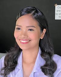 Bridal session for Feliza! Let's just say this session is definitely one to  remember🤣😅🚔 Back story : getting ready location was