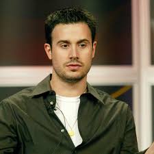 Graced nearly every teen magazine cover and was considered the heartthrob to dethrone. Freddie Prinze Jr Er Selbst Wuchs Ohne Vater Auf Fur Seine Kinder Kehrte Er Hollywood Den Rucken Bunte De