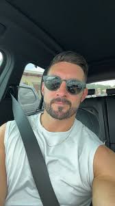 Mid-30s cybersecurity sales professional seeking roommate