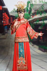 In questa pagina ci sono tutte le nuove collezioni di abiti da sposa 2020 degli atelier più famosi. Abiti Cinesi Tradizionali Abiti Cinesi Abiti Da Sposa Cinesi Moda Cinese