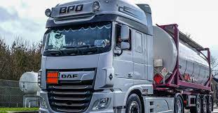 Bref, plus un chauffeur routier ou une chauffeuse routière poids lourd prend de l'expérience, plus le montant de son salaire se verra évoluer. On Recherche 5 000 Chauffeurs Poids Lourds En Belgique Cette Profession Est Dans Le Top 10 Des Metiers En Penurie