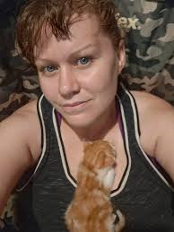 Hi! I'm David from the Netherlands, 39 years old and diagnosed with ASD  when I was 31 yo. I'm a full-time software developer and like playing  guitar since I was 16. I