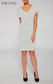Für das etuikleid finden sich verschiedene bezeichnungen wie pencilkleid. Brautmode Und Abendmode Von Sunnyf De In Bremen Etuikleid Spitzenkleid Standesamt Standesamtliche Hochzeit