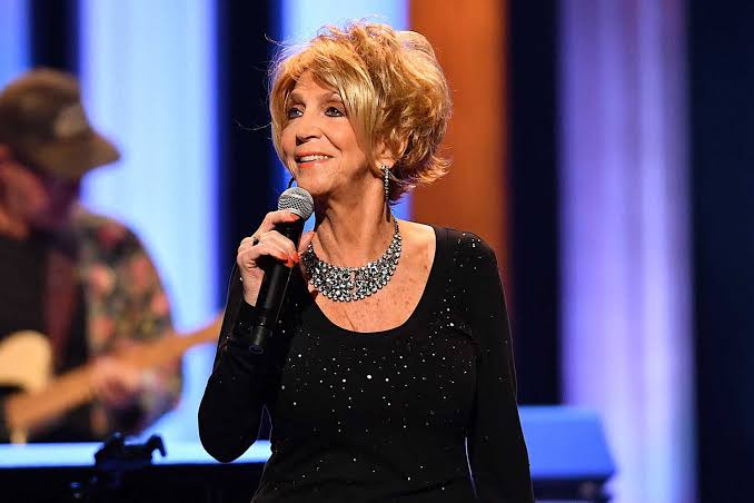 Grand Ole Opry Legend Jeannie Seely, 84, Reveals She Underwent Two Emergency Surgeries and Spent 11 Days in ICU
