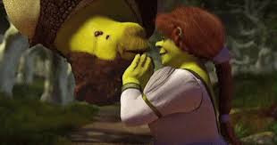 Vous choisissez entre shrek et 9 de ses amis qui ont chacun leurs propres pouvoirs pour vivre des aventures délirantes. Shrek And Fiona Love Gif Shrekandfiona Love Kisses Discover Share Gifs Disney Animated Movies Animated Movies Shrek