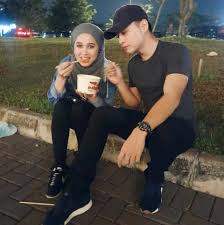 Peruuta peruuta seuraamispyyntösi käyttäjälle @emma_maembong. Drama Artis Wah Macam Sepadan Sungguhlah Emma Maembong Dan Alvin Chong Facebook