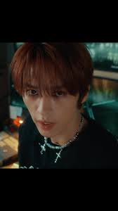 Hyunjin Green Flag Reaction 💚