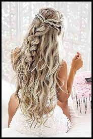 29 Lange Lockige Prom Frisuren Becoming A Crowson Pinterest Geflochtene Frisuren Frisur Hochzeit Hochzeitsfrisuren