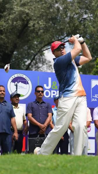 Honourable CM of J&K Mr. Omar Abdullah tees-off signalling the start of J&K  Open 2026 🏌🏻‍♂️, #jktourism #omarabdullah #srinagar #kashmir
