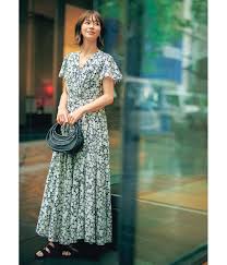 花 柄 ワンピース コーデ 40 代