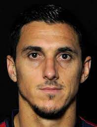 Si tratta di un vero e proprio jolly, elemento più esperto. Nicolas Burdisso Transfer History Transfermarkt