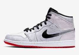 Jordan 1 Mid White Black Gym Red Release Date Clot Edison Chen Air Jordan 1 Mid Fearless Cu2804 100 Release Date Sneakernews Com Air Jordans Jordan 1 Mid First Air Jordans