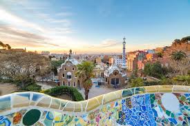 Barceloneta ist ein schöner ort um einen cocktail oder ein bier mit blick auf das meer zu genießen und vielleicht den abend zu den besten orten für ein date in barcelona gehört auch der park güell. Barcelona Die Top 22 Sehenswurdigkeiten Und Highlights