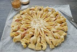 Soleil Feuillete Au Jambon Et Au Fromage Par Miele Recette Soleil Feuillete Feuillete Jambon Feuillete