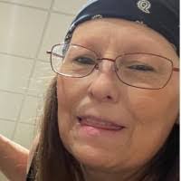 Lori Spooner's Instagram, Twitter & Facebook