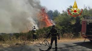 Jun 16, 2021 · un incendio è divampato nella tarda mattinata nella discarica di bellolampo, a palermo. Hswnrdutb Pe6m