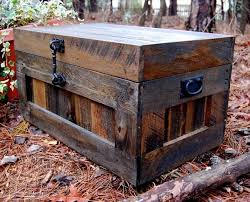Recycled Pallet Chest Toy Box Coffee Table Pallet Furniture Diy Pallet Trunk Diy Pallet Furniture Wood Projects