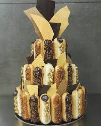 So Cute La Petite Pyramide Caramel Beurre Sale Chocolat Et Vanille Pyramide Eclair Leclairdegenie Yummy Foo Dessert Recipes French Pastries Food
