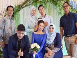 Eksklusif elfira loy dan faris kongsi ciri ciri kesukaan masing masing. Dulu Bahasakan Diri Abang Dan Adik Kini Sudah Jadi Tunang Skop Rojak Daily