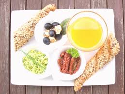 Wasser und nicht zu heißen tee (keinen schwarztee!) dürfen sie aber trinken. Was Durfen Schwangere Nicht Essen 10 Wichtige Lebensmittel Geburtsvorbereitung Ruckbildung Online