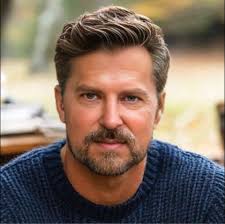 Happy 58th birthday today to C. Thomas Howell, who starred in some of our  favorite '80s movies like Red Dawn, E.T., The Outsiders, and Secret Admirer!