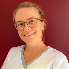 Anne Jess's Instagram, Twitter & Facebook