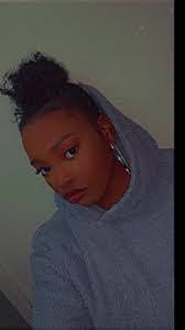 Shardae Smith's Instagram, Twitter & Facebook