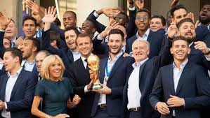 Elles concernent des militaires n'appartenant pas à l'armée active. Equipe De France Champions Du Monde La Legion D Honneur Pour Le 4 Juin Linfo Re Sports Football
