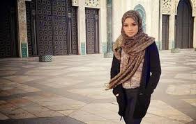 Bakal kahwin kerabat diraja, neelofa enggan komen. Neelofa Tak Jawab Gosip Bakal Kahwin Kerabat Diraja