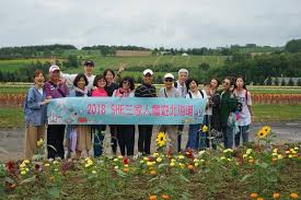 S.H.E閨蜜情深互相融入好姊妹家中！三家人齊出遊特製Banner扮旅行 ...