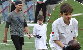 Последние твиты от tom brady (@tombrady). Tom Brady Brings Mini Me Son Jack To Charity Football Game Daily Mail Online