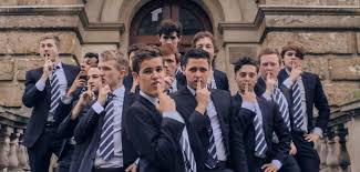 Oxford university students removing a picture of the queen is simply absurd, williamson had tweeted on tuesday. Oxford Charity