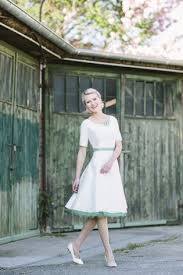 Maybe you would like to learn more about one of these? Aktuelle Brautkleid Kollektion 2021 Jetzt Entdecken Brautkleid Schlicht Hochzeitskleid Dirndl Neue Brautkleider