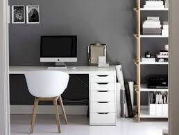 Kombinasi warna yang akan kita bahas kali ini adalah warna cat dinding luar rumah yang cerah dan bukan cat dinding dalam rumah. Bawa Keberuntungan Ini 8 Cara Memilih Cat Interior Rumah Sesuai Feng Shui