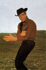 Urodził się w berlinie w rodzinie aktorskiej: Gotz George Unter Geiern