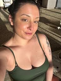 Carly Colombo's Instagram, Twitter & Facebook