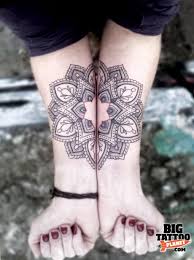 Categories planet tattoosposted on july 13, 2018september 5, 2018. Draw The Line Chaim Machlev Abstract Tattoo Big Tattoo Planet