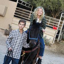 21 4k Likes 502 Comments Sawyer Sharbino Sawyersharbino On Instagram Just Horsing Around This Horse Can Smile In Sawyer Cute Couples Make Me Smile