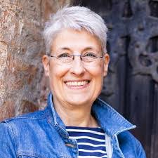 Ursula Krause's Instagram, Twitter & Facebook