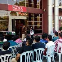 Hari ini kami berbesar hati menerima kunjungan daripada 'uncle kentang and team' bagi menerima sumbangan kerusi roda dari syarikat kami. Royce Pharma Manufacturing Sdn Bhd Nilai