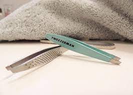 However, if in the end, you don't find happiness in it, then you should shift brands and shaping the eyebrows and sporting a sexy beautiful look is very meticulous, so you'll have to make sure that the tweezers you're buying are truly up for. Daily Dose Of Design A Quick Fix For Broken Tweezers