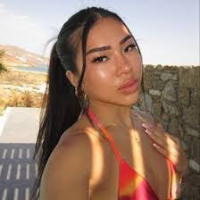 Paula Kee's Instagram, Twitter & Facebook