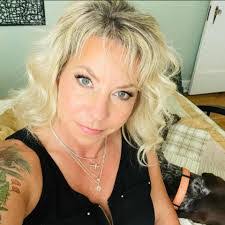 Audrey Burford's Instagram, Twitter & Facebook