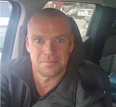 I met up with Rob Severson today in Burnsville and his wife met up with  some of her friends from Northfield. Been a long time and we had a great  conversation! |