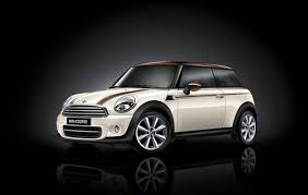 New 2012 Exclusive Design Model Mini Hatch Hyde Park A Pepper White Painted Body With Hot Chocolate Details Also Available As M Mini Mini Cars Mini Clubman